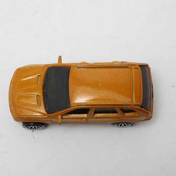 Vintage 2001 Mattel Matchbox BMW X5 SUV Yellow Die Cast Car Collectable Toy - Picture 5 of 6